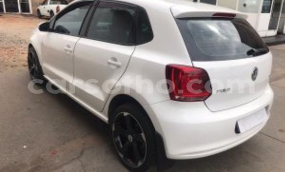 Sayi Na hannu Volkswagen Polo White Mota in Maseru a Maseru Sayi Na hannu Volkswagen Polo White Mota in Maseru a Maseru