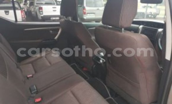 Sayi Na hannu Volkswagen Polo White Mota in Maseru a Maseru Sayi Na hannu Volkswagen Polo White Mota in Maseru a Maseru