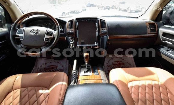 Sayi Imported Toyota Land Cruiser Black Mota in Import - Dubai a Maseru Sayi Imported Toyota Land Cruiser Black Mota in Import - Dubai a Maseru