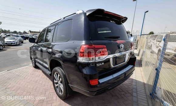 Sayi Imported Toyota Land Cruiser Black Mota in Import - Dubai a Maseru Sayi Imported Toyota Land Cruiser Black Mota in Import - Dubai a Maseru