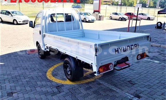 Sayi Na hannu Hyundai H1 White Mota in Maseru a Maseru Sayi Na hannu Hyundai H1 White Mota in Maseru a Maseru