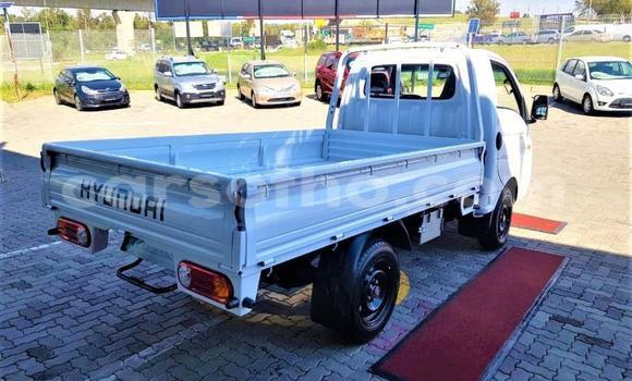 Sayi Na hannu Hyundai H1 White Mota in Maseru a Maseru Sayi Na hannu Hyundai H1 White Mota in Maseru a Maseru