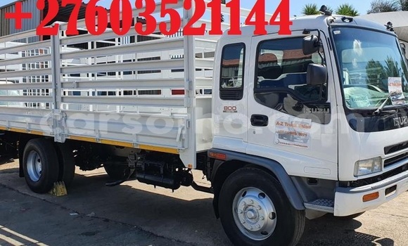 اشتري مستعمل Isuzu FTR 850 White شاحنة في Maseru في Maseru