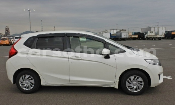 Buy Used Honda FIT White Car in Maseru in Maseru Buy Used Honda FIT White Car in Maseru in Maseru