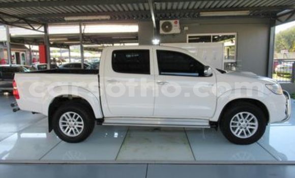 اشتري مستعمل Toyota Hilux White سيارة في Maseru في Maseru اشتري مستعمل Toyota Hilux White سيارة في Maseru في Maseru