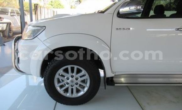 اشتري مستعمل Toyota Hilux White سيارة في Maseru في Maseru اشتري مستعمل Toyota Hilux White سيارة في Maseru في Maseru