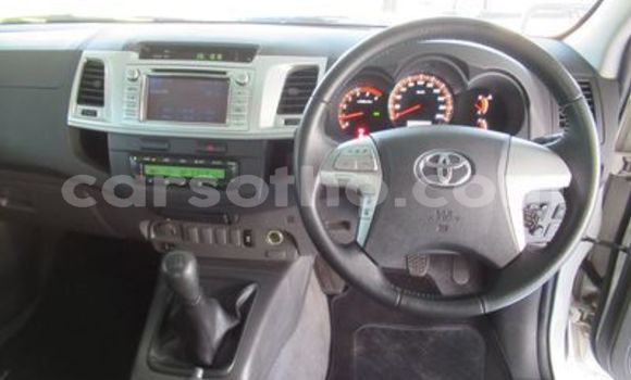 اشتري مستعمل Toyota Hilux White سيارة في Maseru في Maseru اشتري مستعمل Toyota Hilux White سيارة في Maseru في Maseru