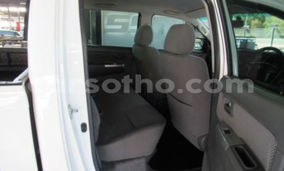 اشتري مستعمل Toyota Hilux White سيارة في Maseru في Maseru اشتري مستعمل Toyota Hilux White سيارة في Maseru في Maseru