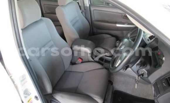 اشتري مستعمل Toyota Hilux White سيارة في Maseru في Maseru اشتري مستعمل Toyota Hilux White سيارة في Maseru في Maseru