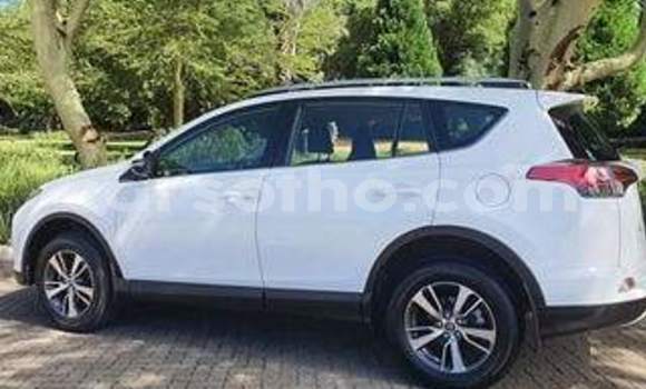 Acheter Occasion Voiture Toyota RAV4 Blanc à Maseru, Maseru Acheter Occasion Voiture Toyota RAV4 Blanc à Maseru, Maseru