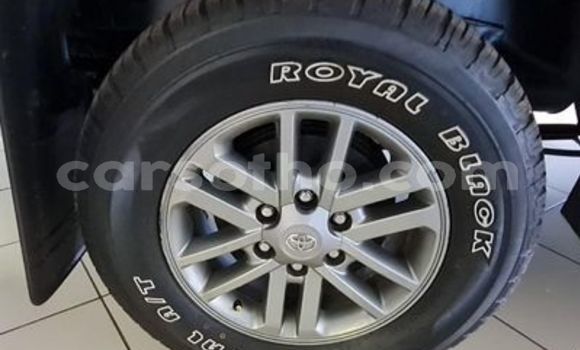 Sayi Na hannu Toyota Hilux White Mota in Maseru a Maseru Sayi Na hannu Toyota Hilux White Mota in Maseru a Maseru