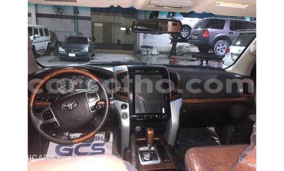 Sayi Imported Toyota Land Cruiser Black Mota in Import - Dubai a Maseru Sayi Imported Toyota Land Cruiser Black Mota in Import - Dubai a Maseru