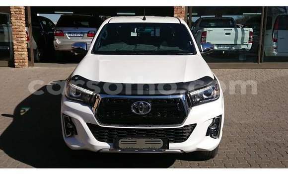Acheter Occasion Voiture Toyota Hilux Blanc à Maseru, Maseru Acheter Occasion Voiture Toyota Hilux Blanc à Maseru, Maseru