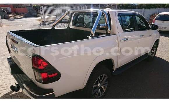 Acheter Occasion Voiture Toyota Hilux Blanc à Maseru, Maseru Acheter Occasion Voiture Toyota Hilux Blanc à Maseru, Maseru
