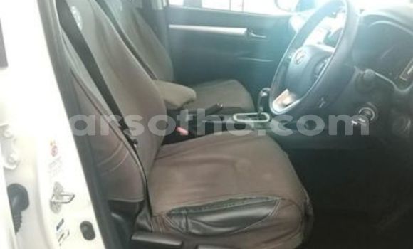 Acheter Occasion Voiture Toyota Hilux Blanc à Maseru, Maseru Acheter Occasion Voiture Toyota Hilux Blanc à Maseru, Maseru