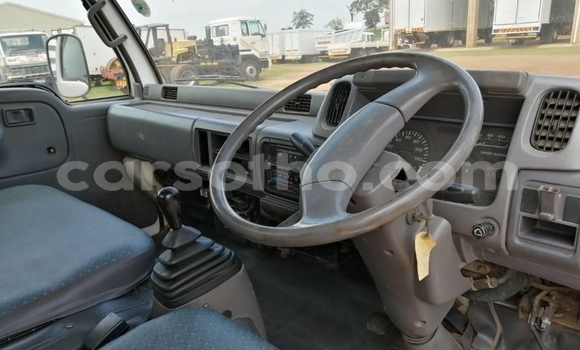 Sayi Na hannu Nissan Urvan White Mota in Maseru a Maseru Sayi Na hannu Nissan Urvan White Mota in Maseru a Maseru