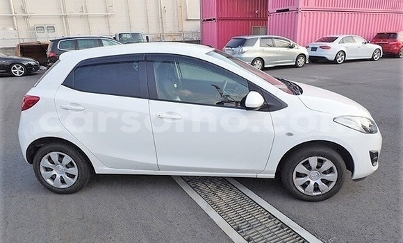 اشتري مستعمل Mazda Demio White سيارة في Maseru في Maseru اشتري مستعمل Mazda Demio White سيارة في Maseru في Maseru