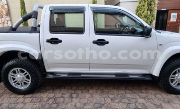 Sayi Na hannu Isuzu KB White Mota in Maseru a Maseru Sayi Na hannu Isuzu KB White Mota in Maseru a Maseru