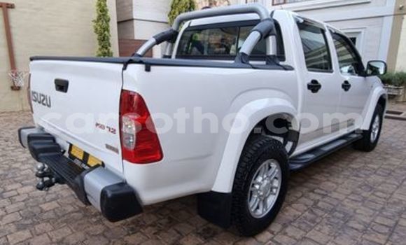 Sayi Na hannu Isuzu KB White Mota in Maseru a Maseru Sayi Na hannu Isuzu KB White Mota in Maseru a Maseru