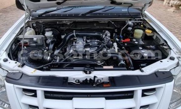 Sayi Na hannu Isuzu KB White Mota in Maseru a Maseru Sayi Na hannu Isuzu KB White Mota in Maseru a Maseru