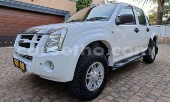 Sayi Na hannu Isuzu KB White Mota in Maseru a Maseru Sayi Na hannu Isuzu KB White Mota in Maseru a Maseru