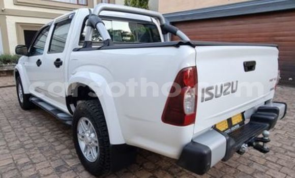 Sayi Na hannu Isuzu KB White Mota in Maseru a Maseru Sayi Na hannu Isuzu KB White Mota in Maseru a Maseru