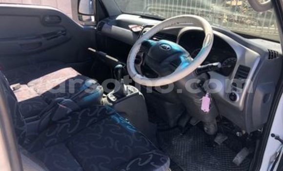 Acheter Occasion Voiture Kia K7 Blanc à Maseru, Maseru Acheter Occasion Voiture Kia K7 Blanc à Maseru, Maseru