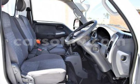 Acheter Occasion Voiture Kia K7 Blanc à Maseru, Maseru Acheter Occasion Voiture Kia K7 Blanc à Maseru, Maseru