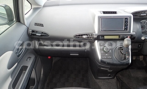 اشتري مستعمل Toyota Wish Silver سيارة في Maseru في Maseru اشتري مستعمل Toyota Wish Silver سيارة في Maseru في Maseru