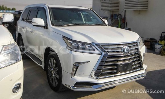 Sayi Imported Lexus LX White Mota in Import - Dubai a Maseru Sayi Imported Lexus LX White Mota in Import - Dubai a Maseru