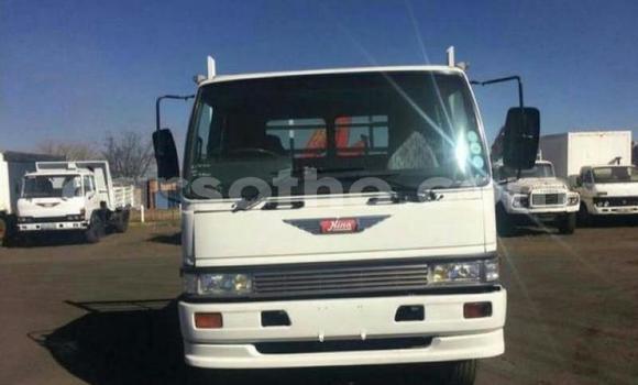 اشتري مستعمل Hino Ranger White شاحنة في Maseru في Maseru اشتري مستعمل Hino Ranger White شاحنة في Maseru في Maseru
