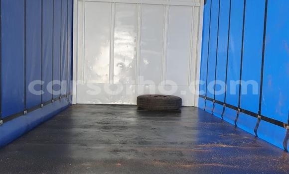 Sayi Na hannu Isuzu FTR 850 White Babbar mota in Maseru a Maseru Sayi Na hannu Isuzu FTR 850 White Babbar mota in Maseru a Maseru