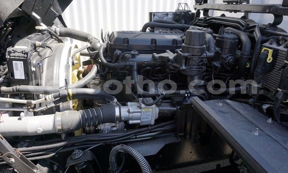 Sayi Na hannu Nissan UD White Babbar mota in Butha–Buthe a Thaba-Tseka Sayi Na hannu Nissan UD White Babbar mota in Butha–Buthe a Thaba-Tseka