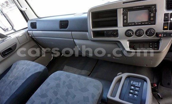 Sayi Na hannu Nissan UD White Babbar mota in Butha–Buthe a Thaba-Tseka Sayi Na hannu Nissan UD White Babbar mota in Butha–Buthe a Thaba-Tseka