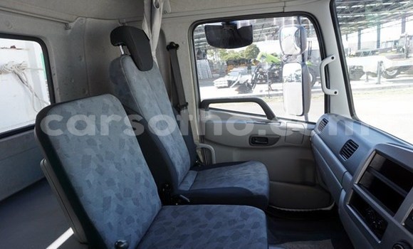 Sayi Na hannu Nissan UD White Babbar mota in Butha–Buthe a Thaba-Tseka Sayi Na hannu Nissan UD White Babbar mota in Butha–Buthe a Thaba-Tseka