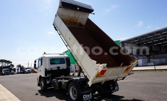 Sayi Na hannu Nissan UD White Babbar mota in Butha–Buthe a Thaba-Tseka Sayi Na hannu Nissan UD White Babbar mota in Butha–Buthe a Thaba-Tseka