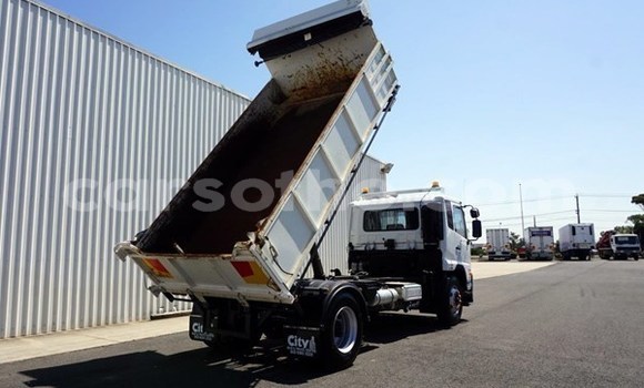 Sayi Na hannu Nissan UD White Babbar mota in Butha–Buthe a Thaba-Tseka Sayi Na hannu Nissan UD White Babbar mota in Butha–Buthe a Thaba-Tseka