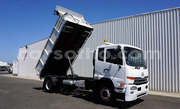 Sayi Na hannu Nissan UD White Babbar mota in Butha–Buthe a Thaba-Tseka Sayi Na hannu Nissan UD White Babbar mota in Butha–Buthe a Thaba-Tseka