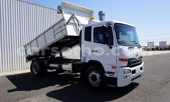 Sayi Na hannu Nissan UD White Babbar mota in Butha–Buthe a Thaba-Tseka Sayi Na hannu Nissan UD White Babbar mota in Butha–Buthe a Thaba-Tseka