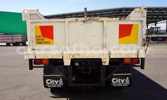 Sayi Na hannu Nissan UD White Babbar mota in Butha–Buthe a Thaba-Tseka Sayi Na hannu Nissan UD White Babbar mota in Butha–Buthe a Thaba-Tseka