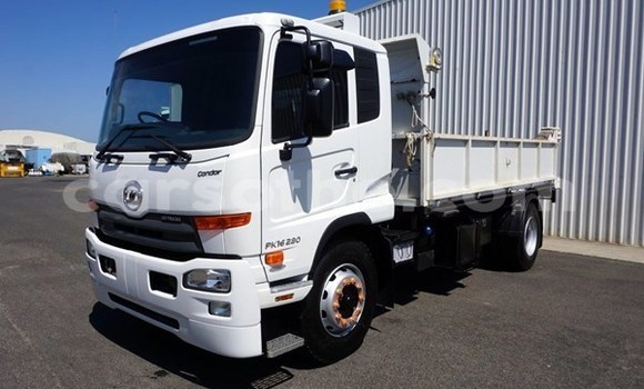 Sayi Na hannu Nissan UD White Babbar mota in Butha–Buthe a Thaba-Tseka Sayi Na hannu Nissan UD White Babbar mota in Butha–Buthe a Thaba-Tseka