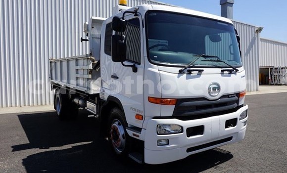 Sayi Na hannu Nissan UD White Babbar mota in Butha–Buthe a Thaba-Tseka Sayi Na hannu Nissan UD White Babbar mota in Butha–Buthe a Thaba-Tseka