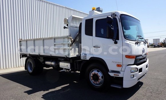 Sayi Na hannu Nissan UD White Babbar mota in Butha–Buthe a Thaba-Tseka Sayi Na hannu Nissan UD White Babbar mota in Butha–Buthe a Thaba-Tseka