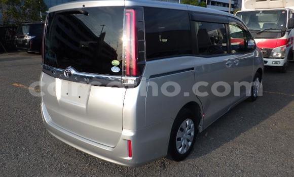 اشتري Imported Toyota Noah Other سيارة في Maseru في Maseru اشتري Imported Toyota Noah Other سيارة في Maseru في Maseru