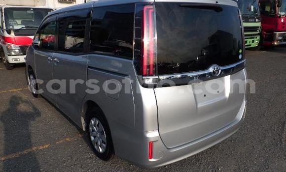 اشتري Imported Toyota Noah Other سيارة في Maseru في Maseru اشتري Imported Toyota Noah Other سيارة في Maseru في Maseru