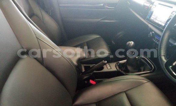 Sayi Na hannu Toyota Hilux Silver Mota in Maseru a Maseru Sayi Na hannu Toyota Hilux Silver Mota in Maseru a Maseru