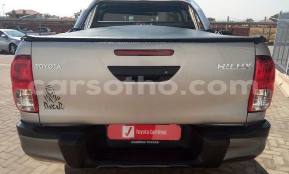 Sayi Na hannu Toyota Hilux Silver Mota in Maseru a Maseru Sayi Na hannu Toyota Hilux Silver Mota in Maseru a Maseru