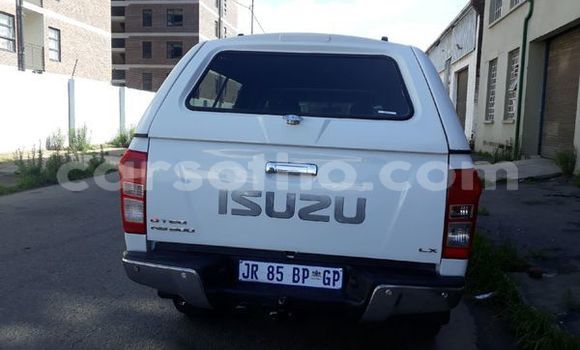 Buy Used Isuzu KB White Car in Maputsoe in Leribe Buy Used Isuzu KB White Car in Maputsoe in Leribe