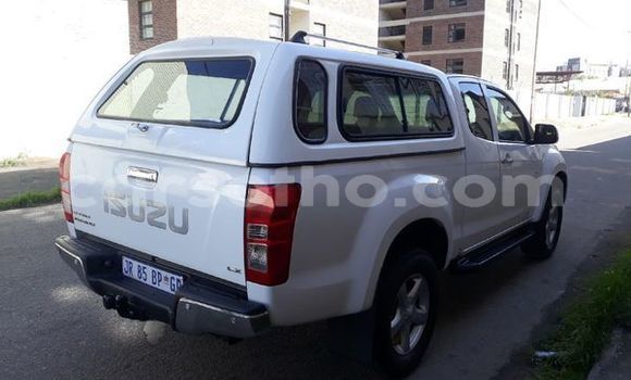 Buy Used Isuzu KB White Car in Maputsoe in Leribe Buy Used Isuzu KB White Car in Maputsoe in Leribe