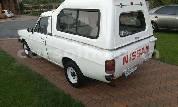 Buy Used Nissan Cherry White Car in Maputsoe in Leribe Buy Used Nissan Cherry White Car in Maputsoe in Leribe